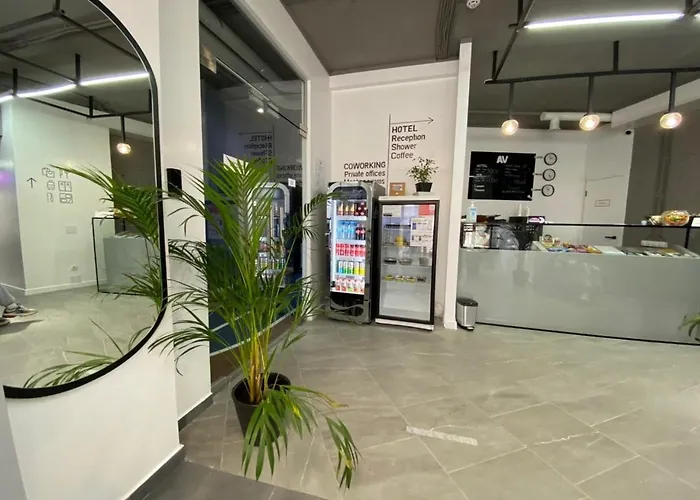 Av-1 Capsule Hotel