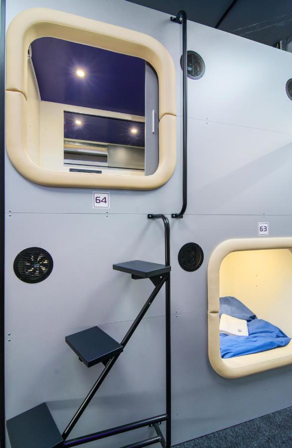Капсульний готель Av-1 Capsule Київ